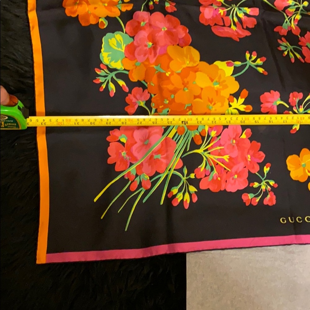 Gucci scarf 🧣 - Picture 4 of 7